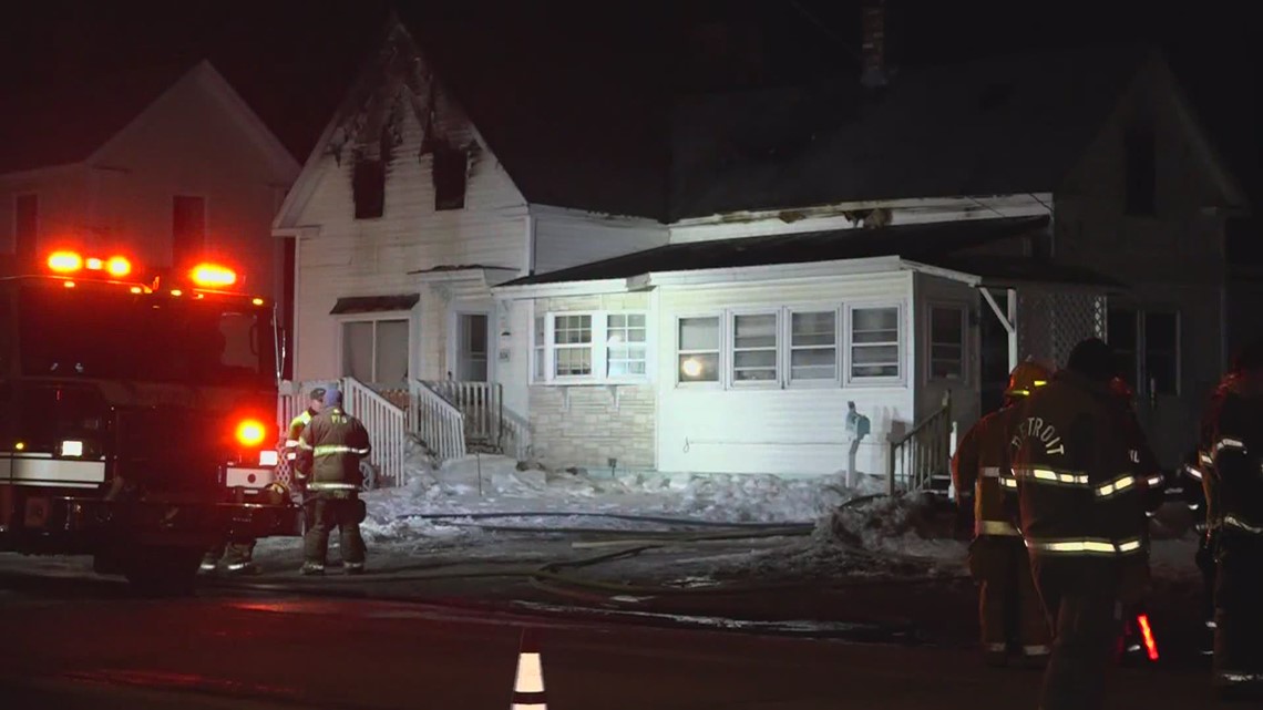 6 People Escape Fire At Maine Home With, White Terrace Fire Pittsfield Maine