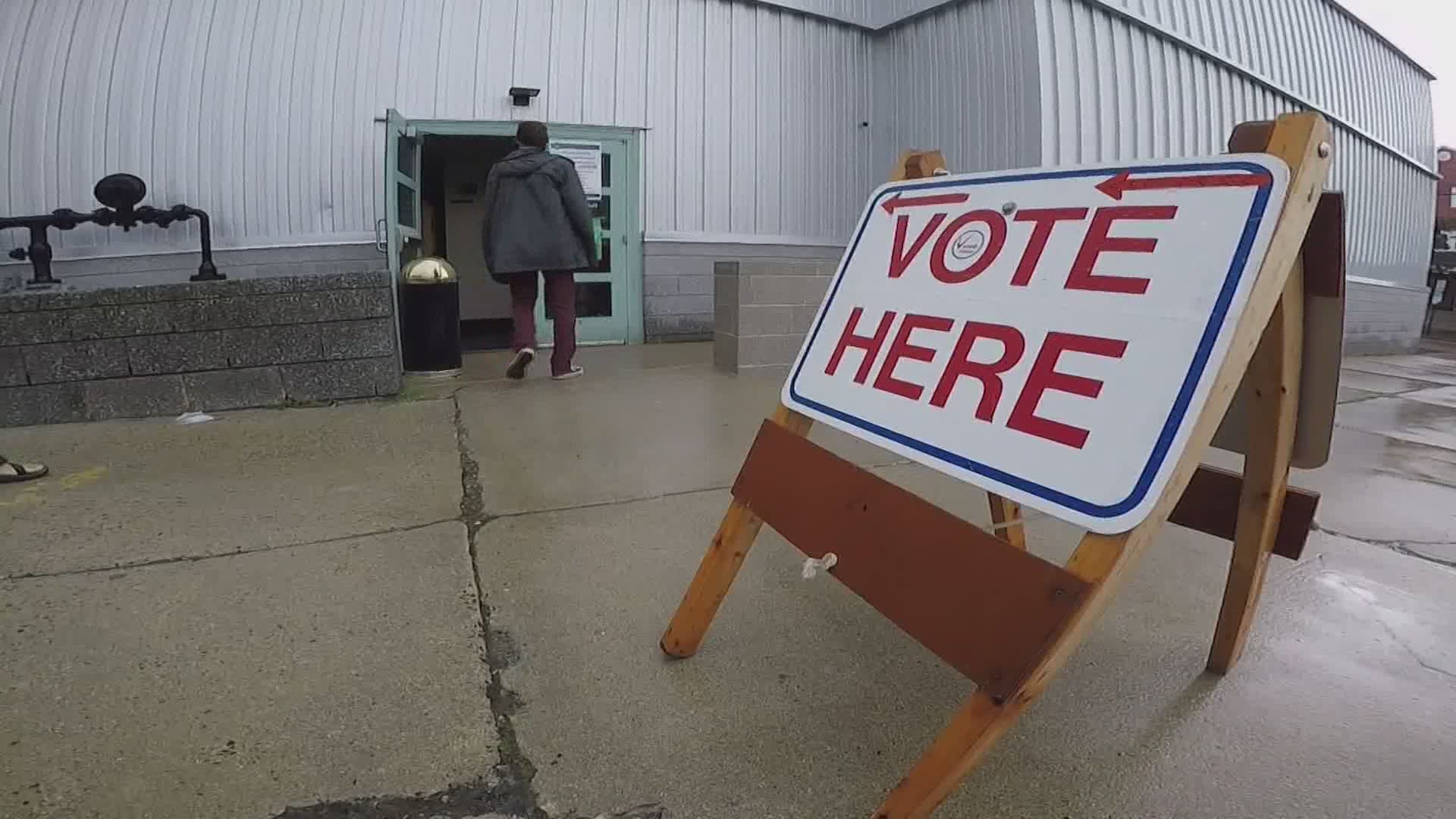 Dems have wide lead in voter registrations in Maine