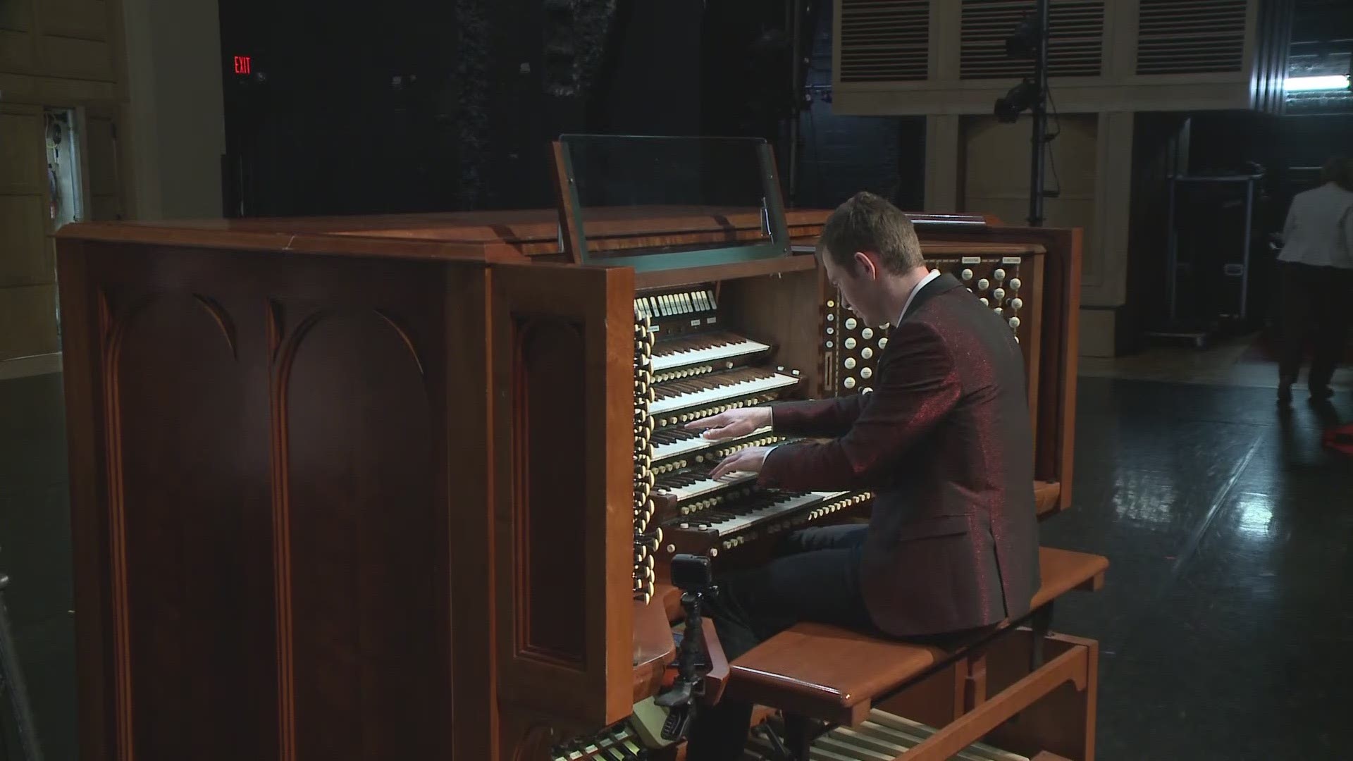 Organist James Kennerley is known for his improvisation; here's his take on "O Holy Night."