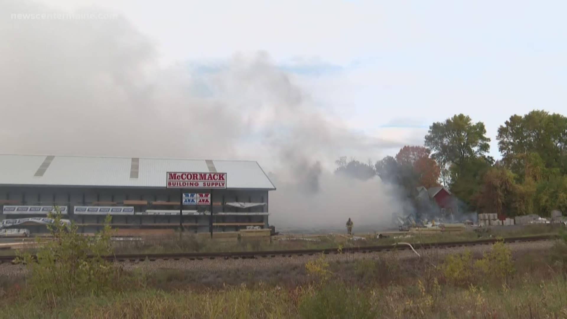 Fire destroys buildings at McCormack Building Supply in Winslow