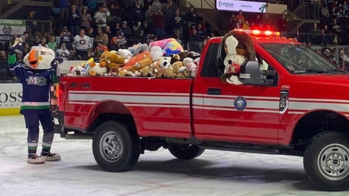 Maine Mariners adapt annual Teddy Bear Toss