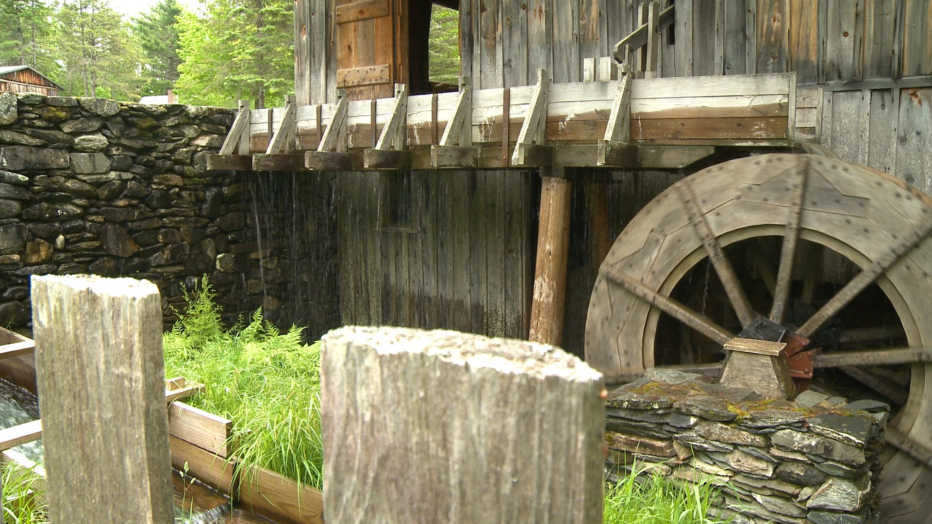 The main attraction of the Maine Forest and Logging Museum in Bradley: Oliver Leonard's Mill