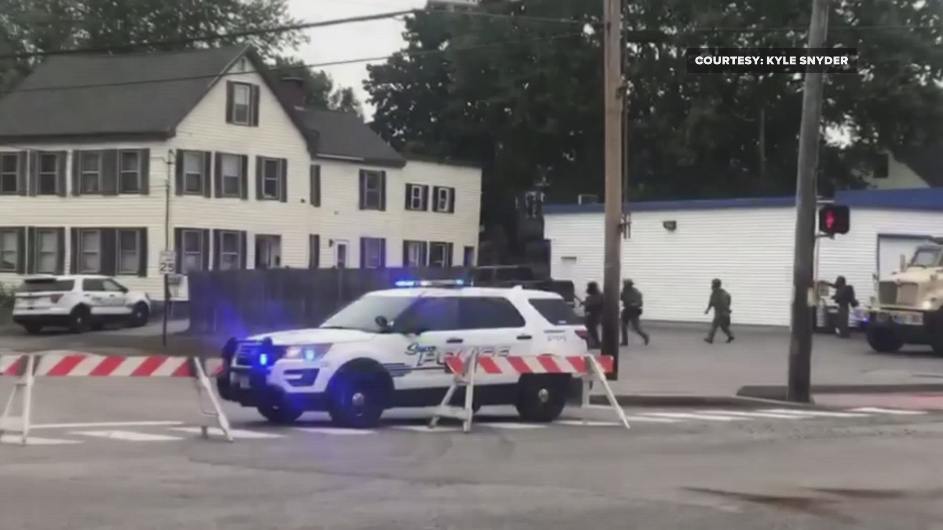 SWAT team moves in during Saco standoff