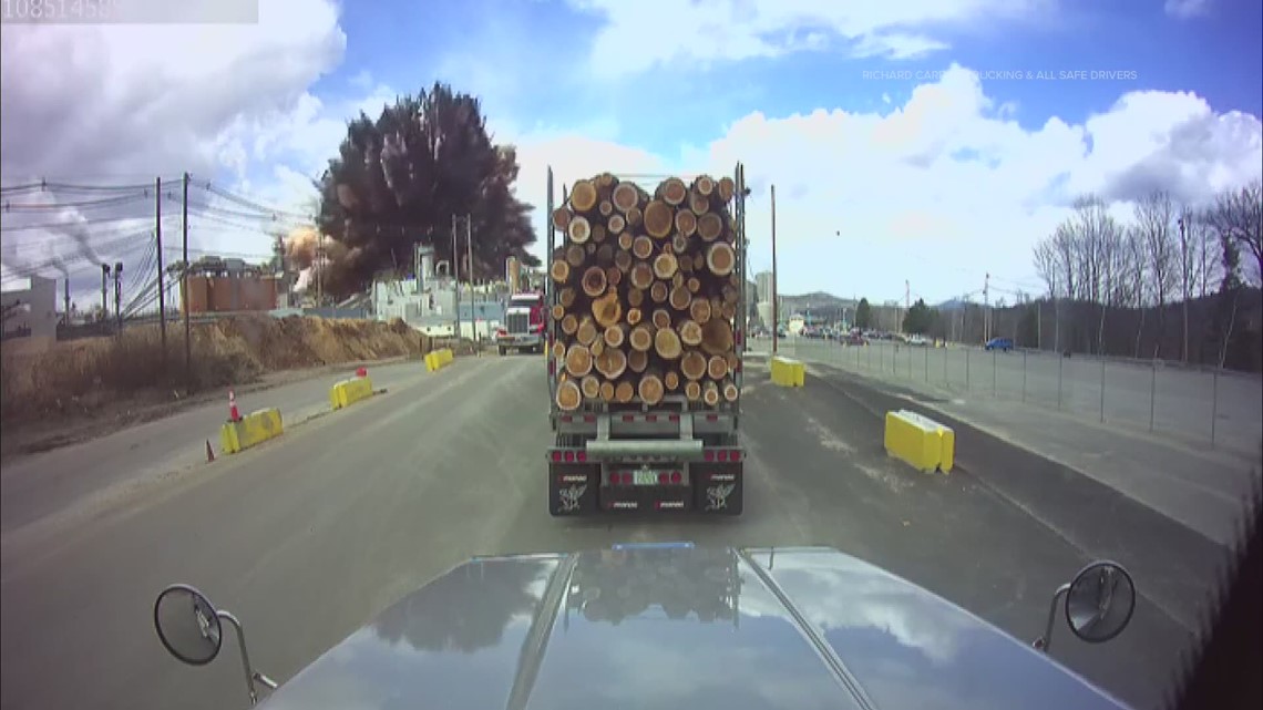 Massive explosion at paper mill in Jay, Maine