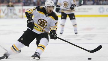 Pastrnak gets 49th goal, Bruins top Montreal, 5th win in row