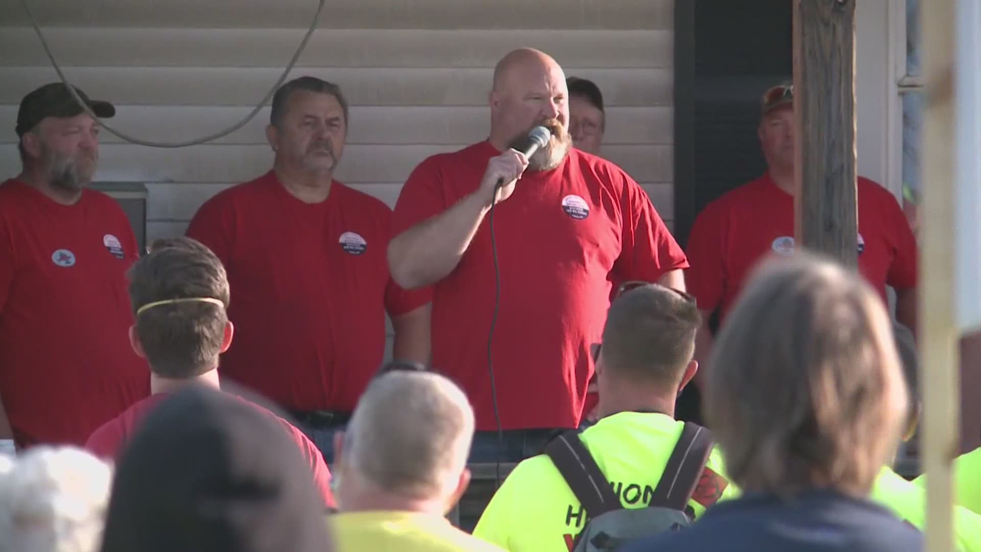 BIW union workers hold rally