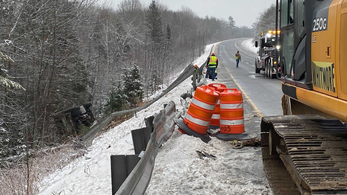 I95 Northbound in Carmel Maine closed due to car crash