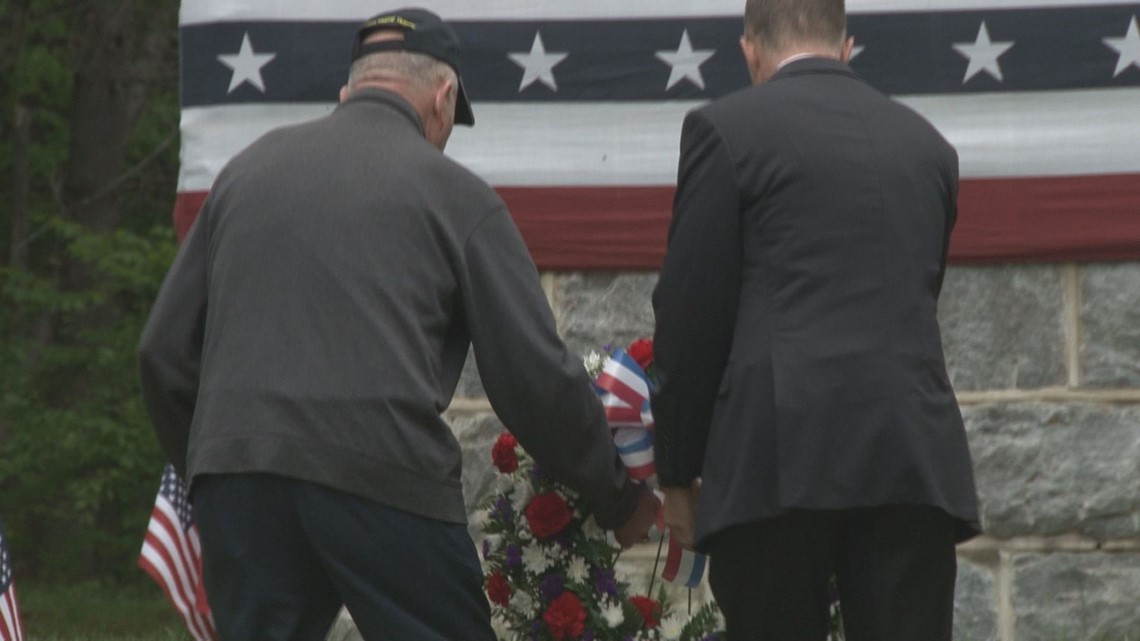 Fallen soldiers honored at Togus National Cemetery | newscentermaine.com
