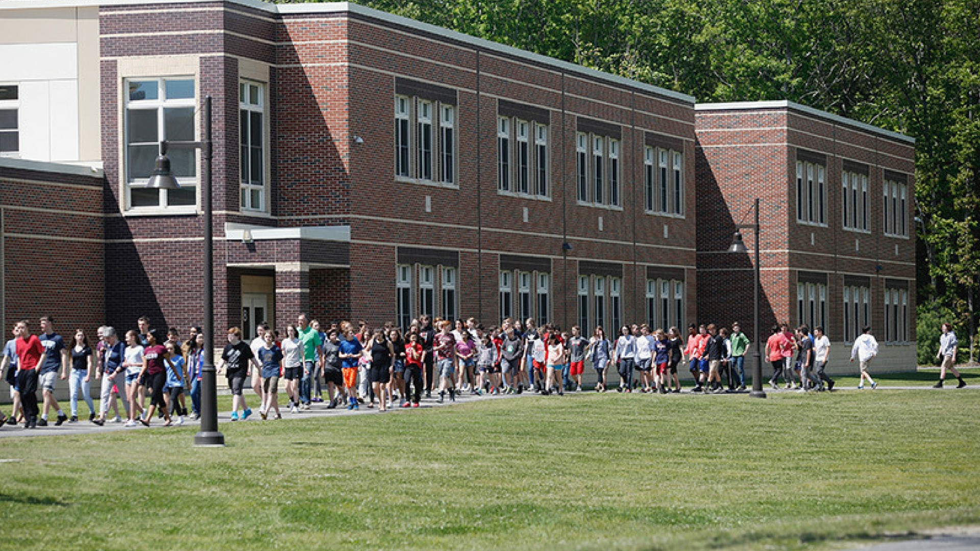 Middle School students evacuated due to 'bomb threat' in Scarborough