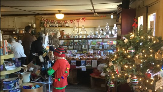 Christmas Eve shoppers like the tradition of 'going back into the past