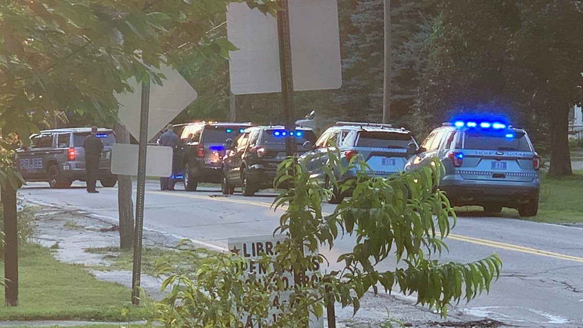 Armed robbery suspect on loose, Buxton, Maine residents lock door