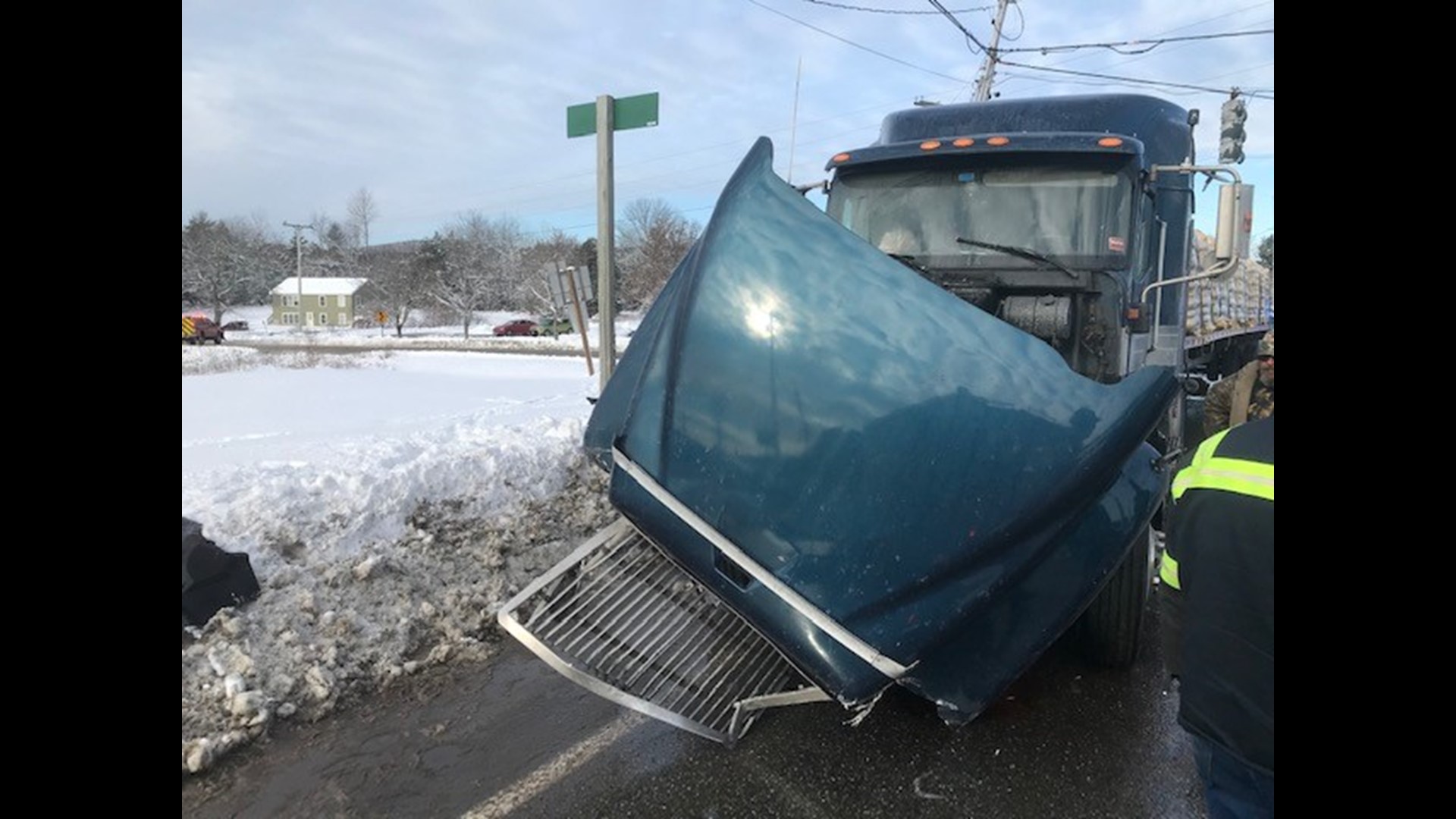 East Holden crash near intersection causes road closures