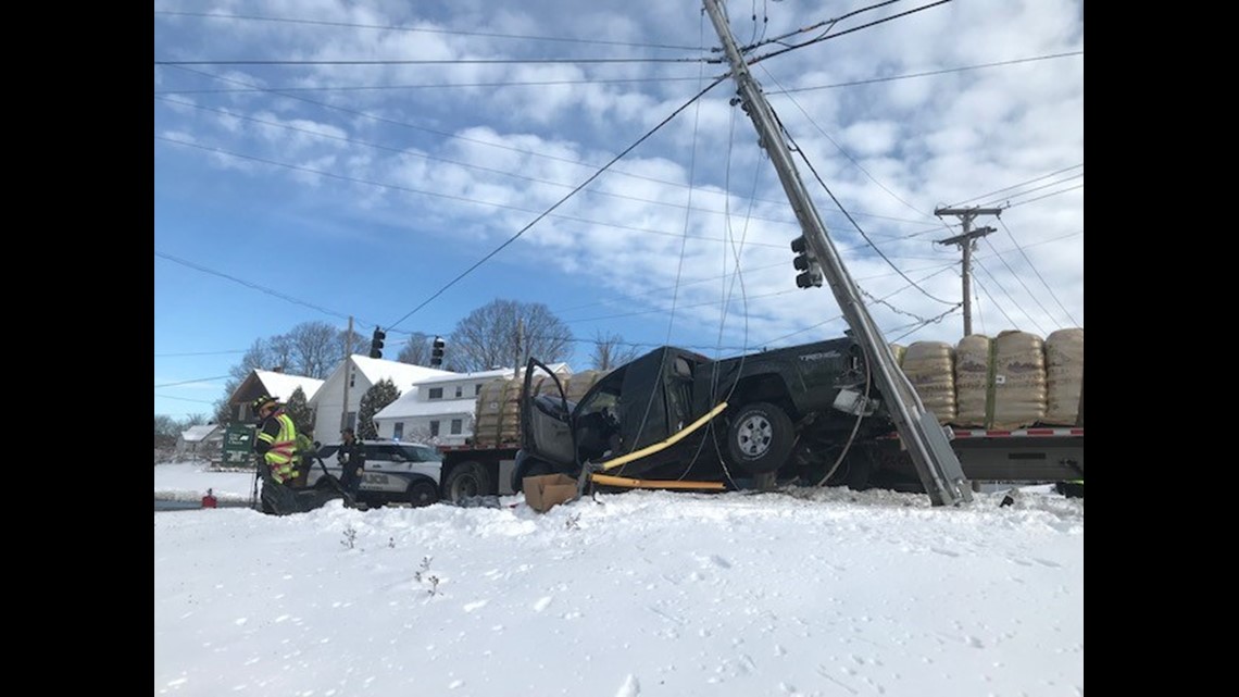 East Holden crash near intersection causes road closures