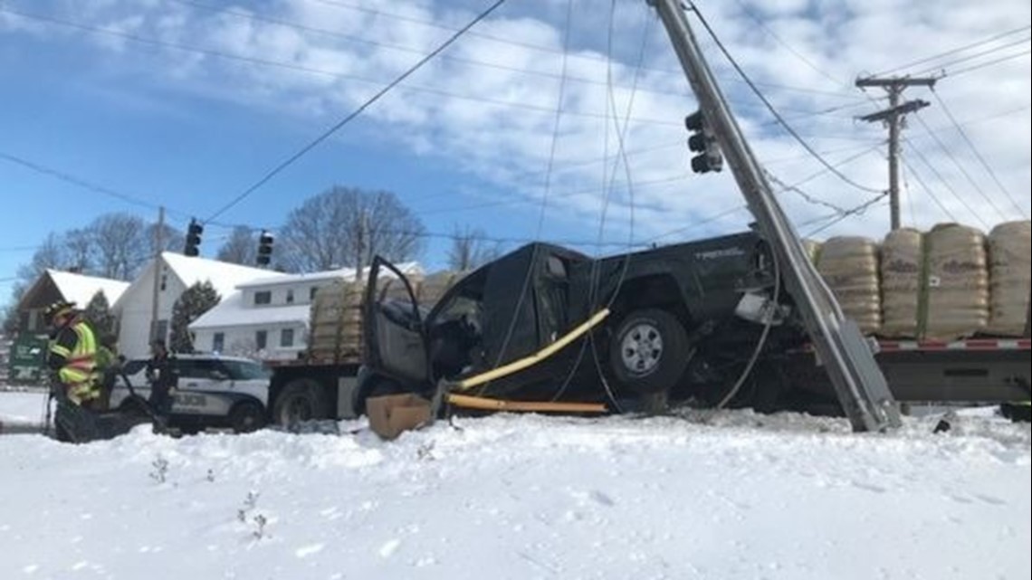 East Holden crash near intersection causes road closures
