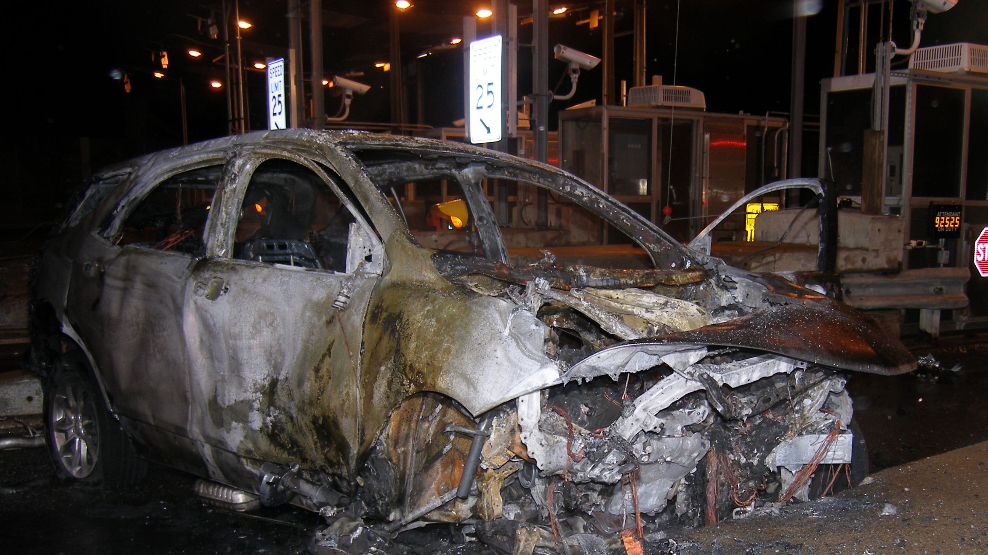 N.H. man dies after car hits barrier, catches on fire | newscentermaine.com