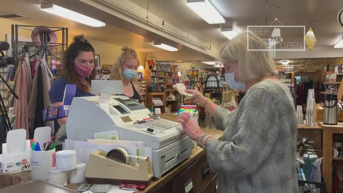 Smaller stores focus on last-minute shoppers | newscentermaine.com - Vimarsana News