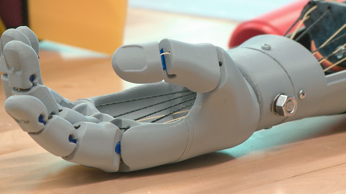 USM students build low-cost prosthetic arm prototypes