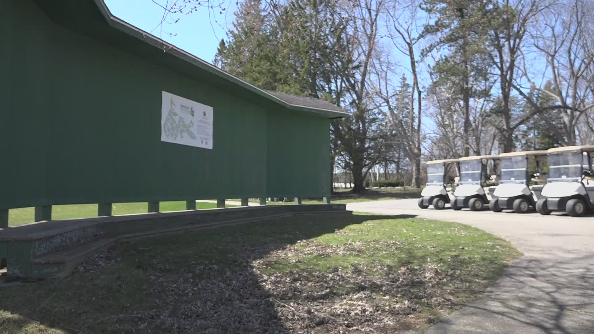 After a record year when everyone needed to get outdoors at the height of the COVID crisis...  golf courses around the state are hoping the momentum continues into 2