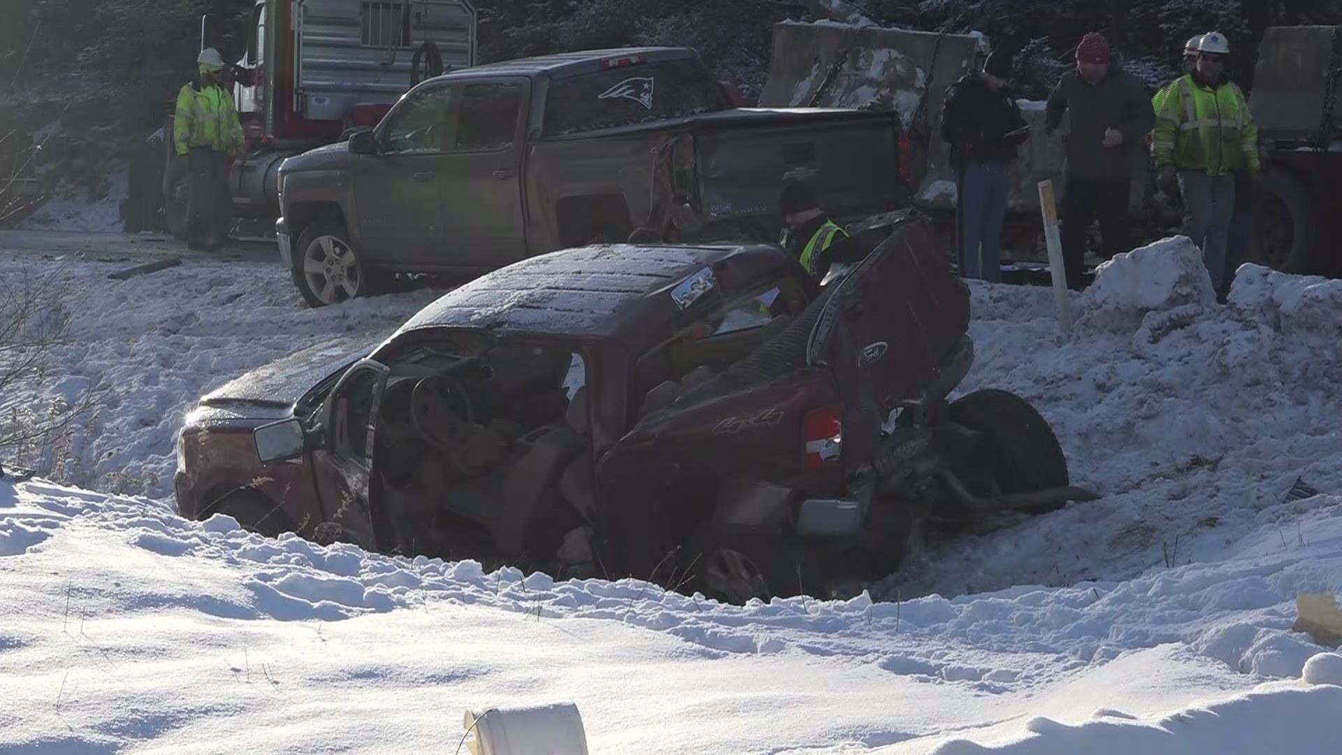 RAW video of Carmel, Maine multi-car pileup on Interstate 95