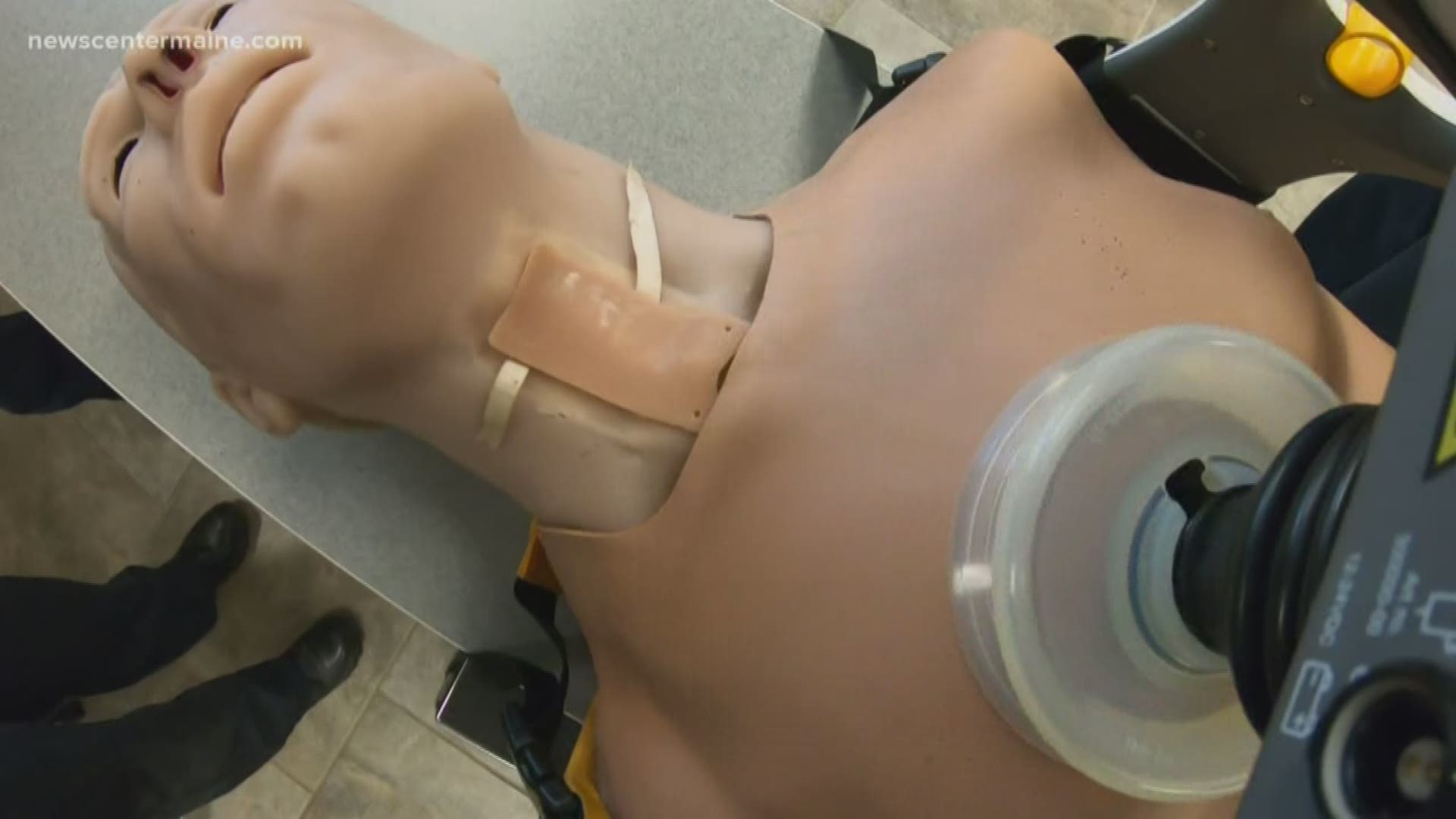 Heart attack device frees up hands of paramedics