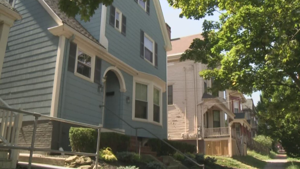 Proposed bill would add fees to short term rentals in Maine - Vimarsana News