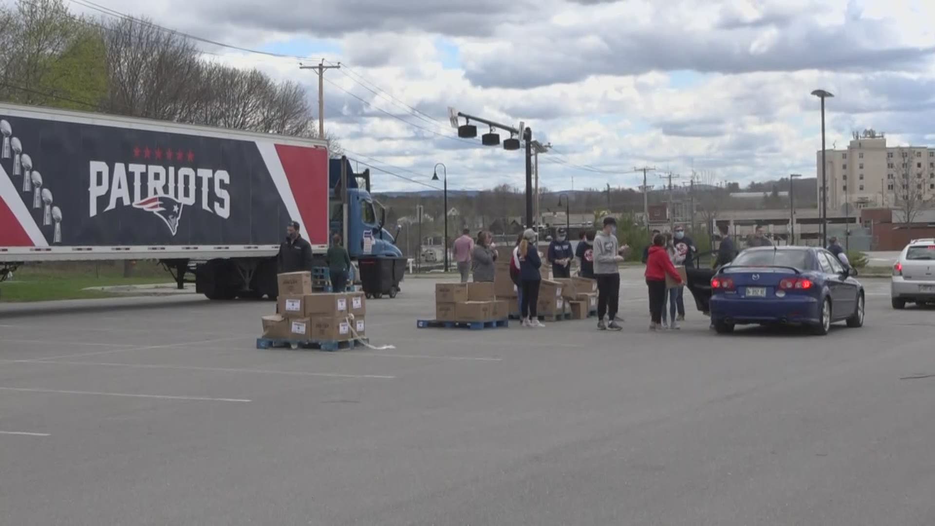 Patriots truck stops in Bangor to deliver meals for veterans during coronavirus, COVID-19 pandemic