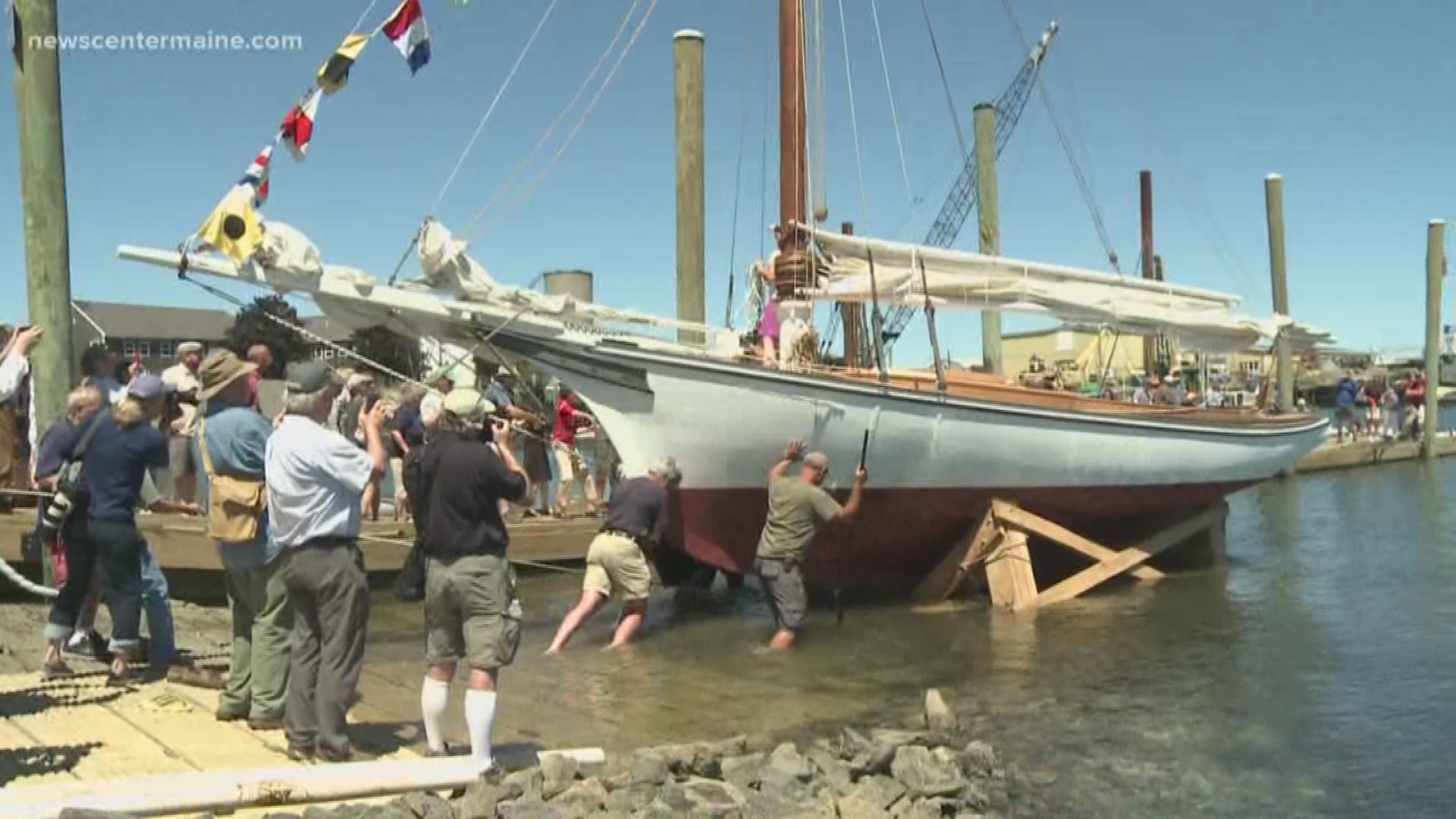 118-year-old Lobster boat sets sail