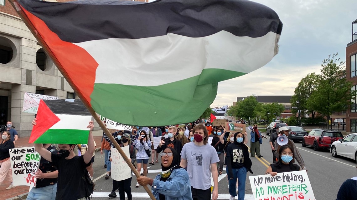 Protesters chant, march through Portland in solidarity with Palestine ...