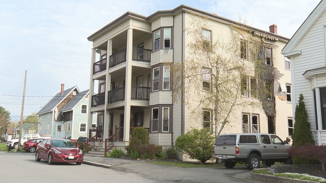 15 displaced from apartment building fire