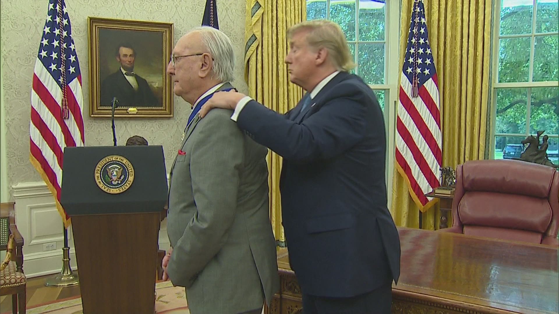 Trump awards Medal of Freedom to NBA Hall of Famer Bob Cousy