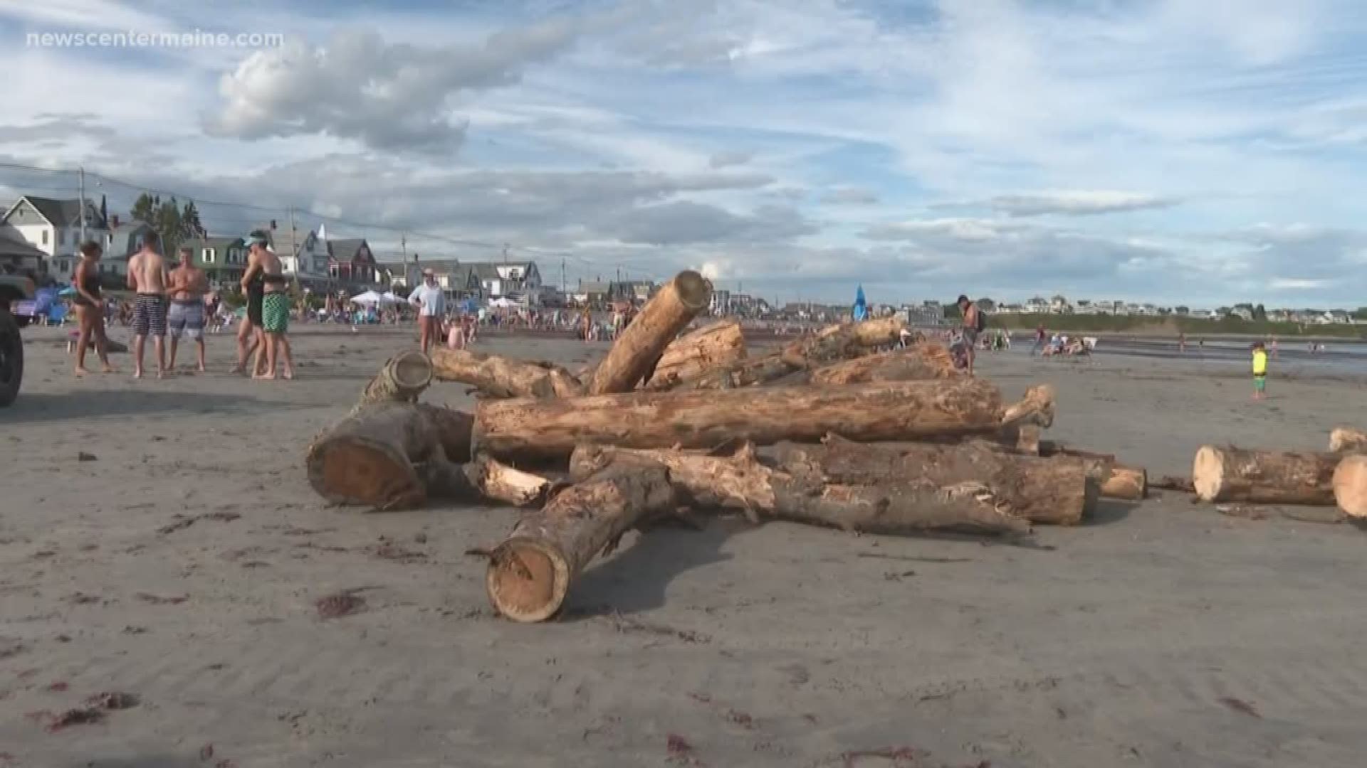 A family in York is giving back to the community through a beach benefit bonfire event.