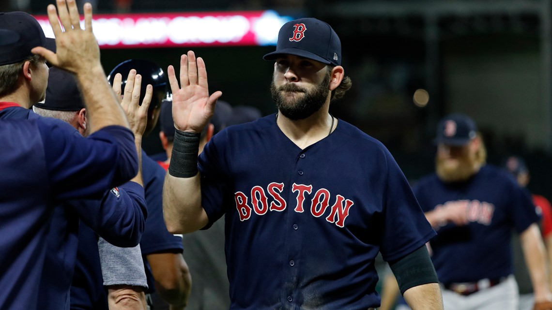 Red Sox give Mitch Moreland two-year contract