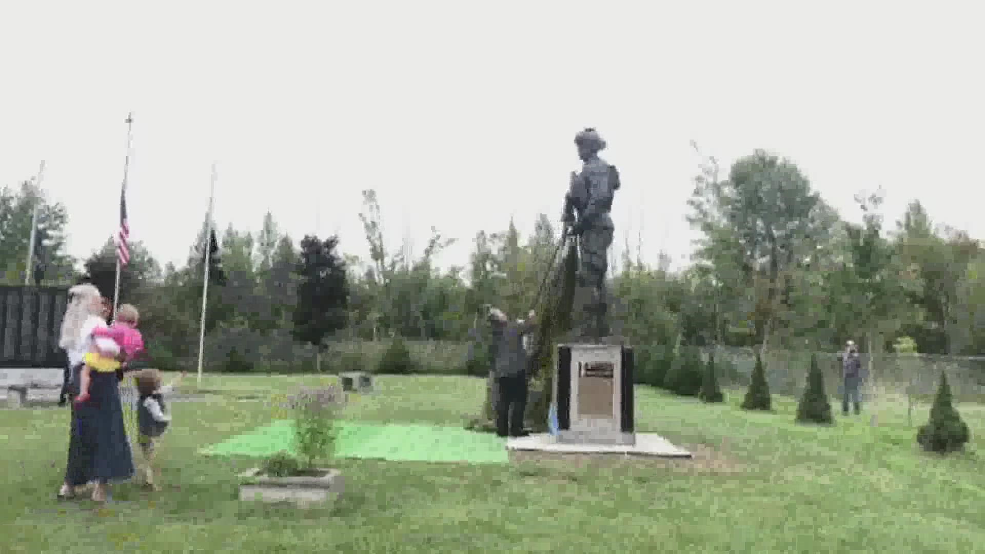 The family of Master Sergeant Gary Gordon was on hand this morning in Lincoln at a ceremony to unveil a statue of him. The statue sits beside the Veteran's Memorial.