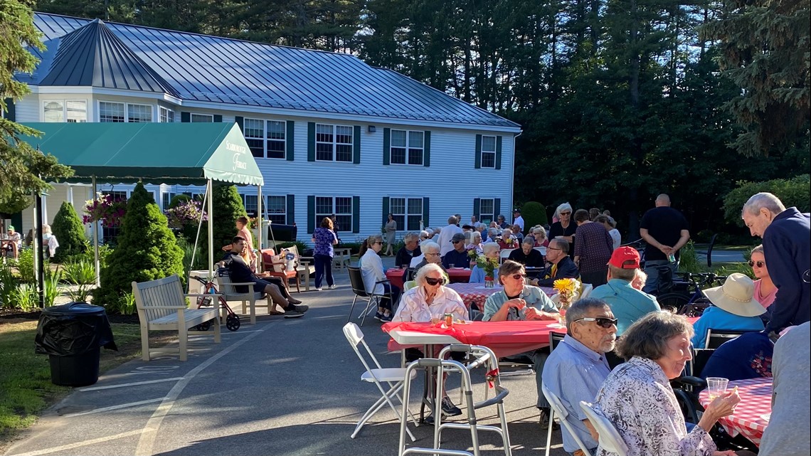 Maine assisted living facility allows guests 1st time since COVID
