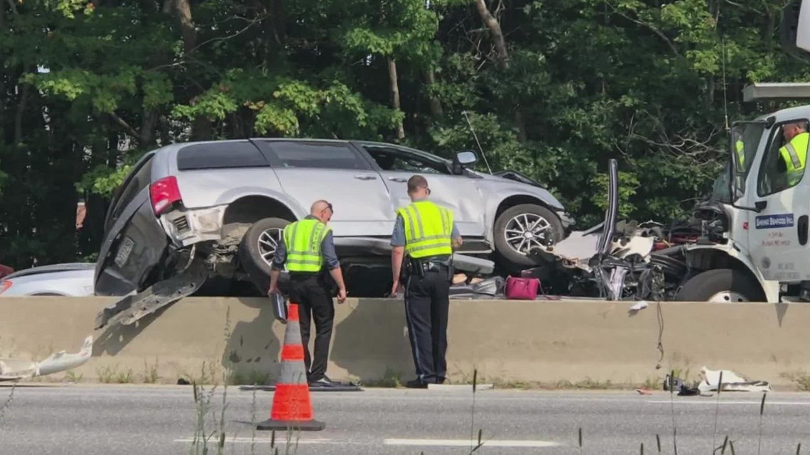 6 vehicle accident in Brunswick injures 3