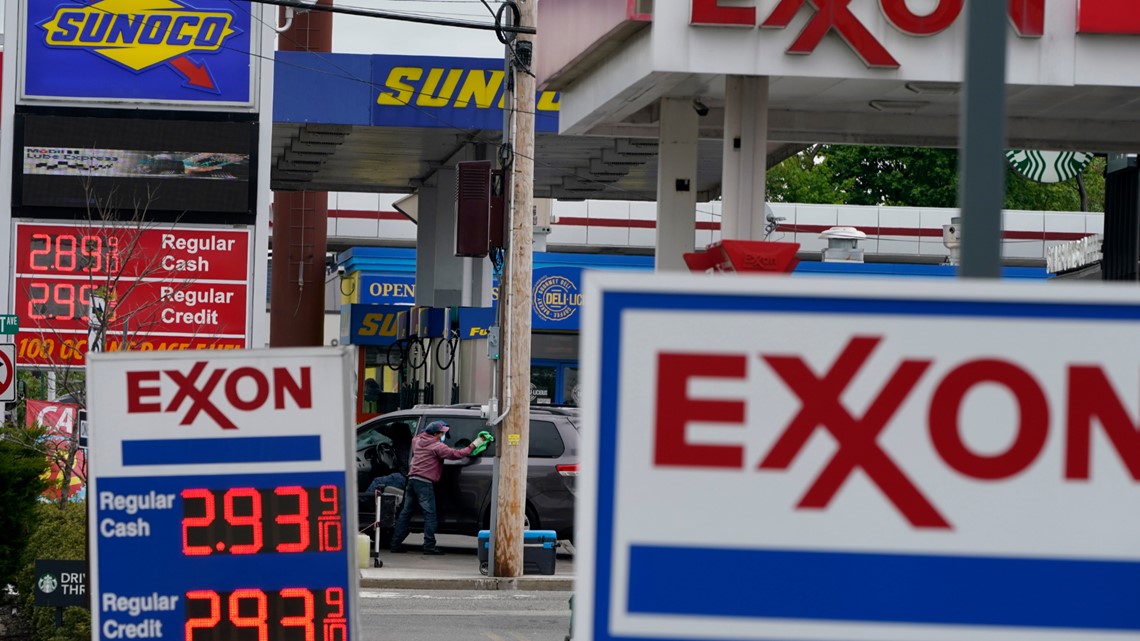 Gas prices on the rise in Maine, across US
