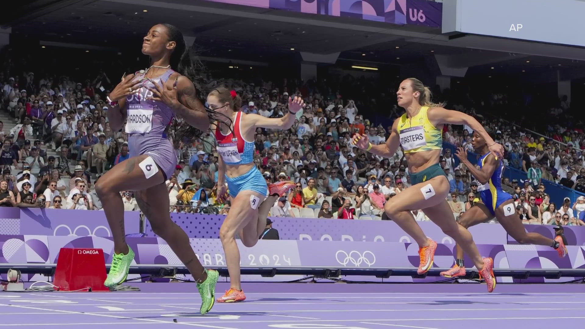 The top three finishers in each heat, plus the next three fastest runners, advanced to Saturday's semifinal, which will take place at 1:50 p.m. ET/12:50 p.m. CT.