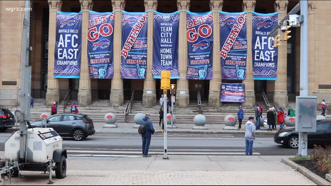 Bills Fans Continue To Celebrate Team In Front Of City Hall Newscentermaine Com