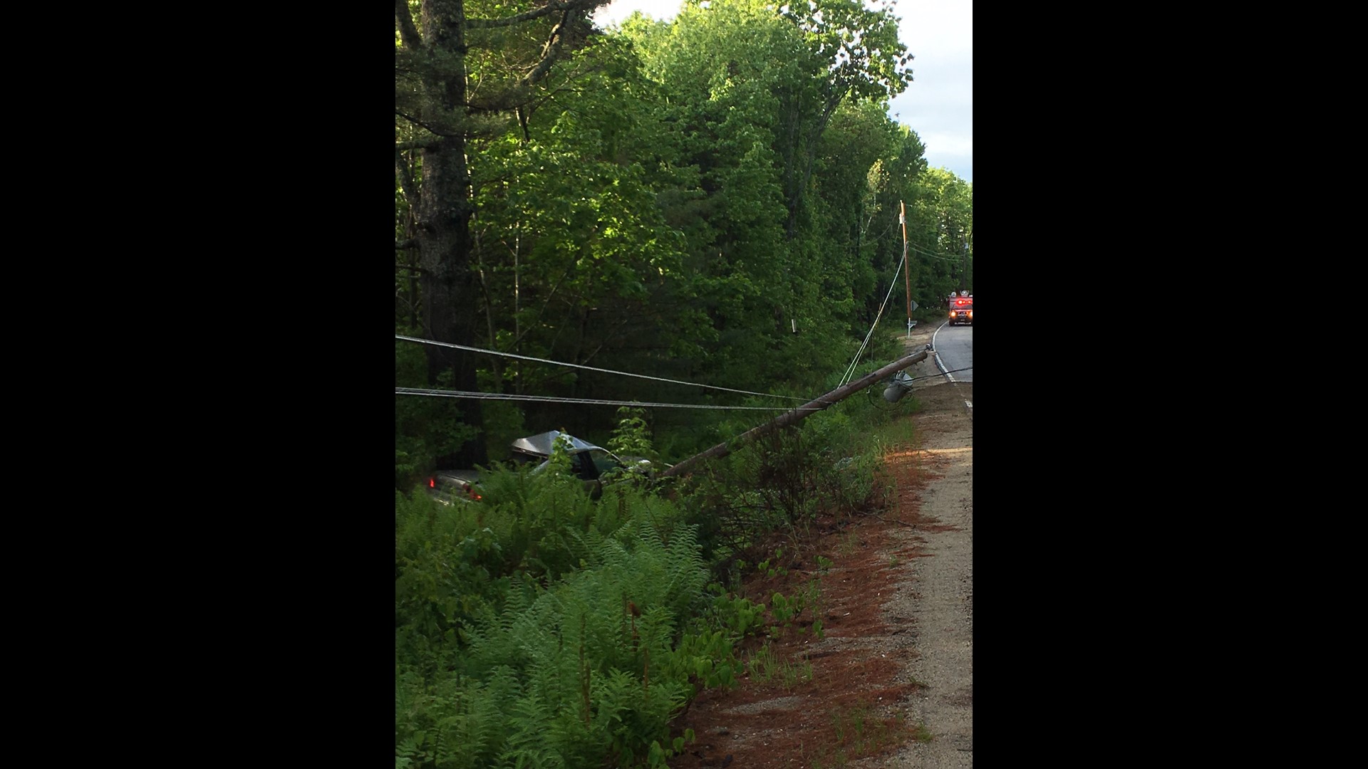 Limington crash sends wires across Cape Road