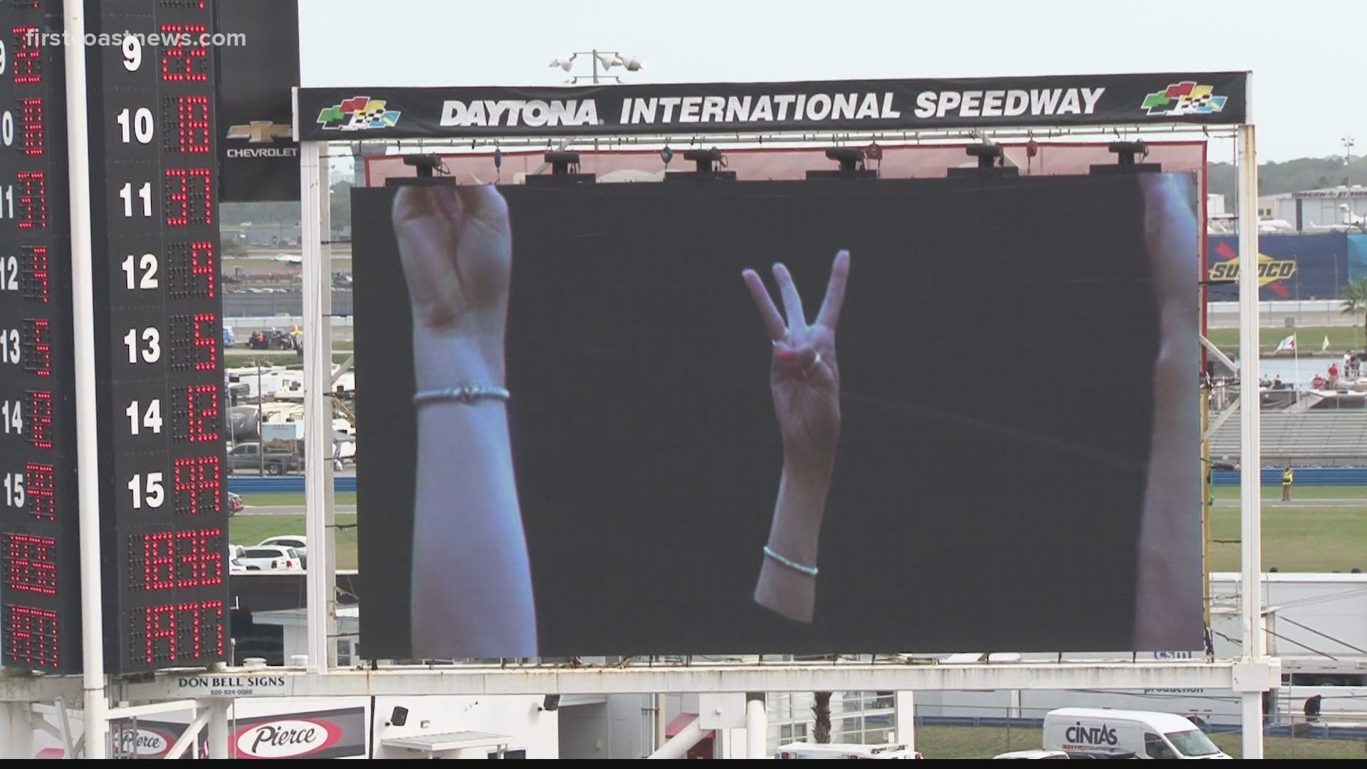 Before a four hour-plus rain delay, fans at the 2021 Daytona 500 paid homage to legend Dale Earnhardt, who passed away 20 years ago Thursday.