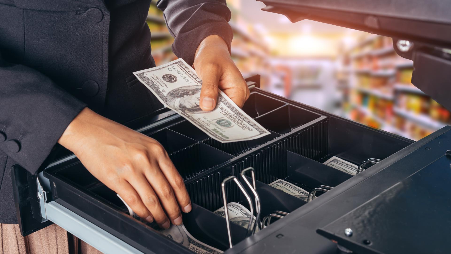 newscentermaine.com - Katrina Morgan - Gas prices fall for second day as Iran ceasefire eases oil pressure