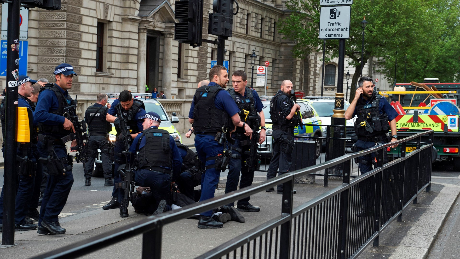 UK police arrest man with 'weapon' near Parliament | newscentermaine.com