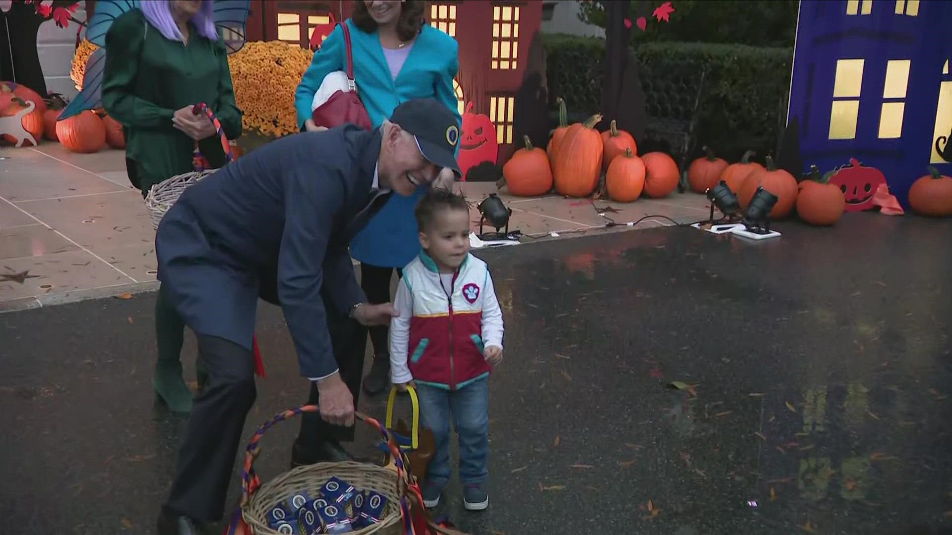 The president and first lady hosted the children of local police officers, firefighters, nurses and members of the National Guard, with 5,000 people expected.